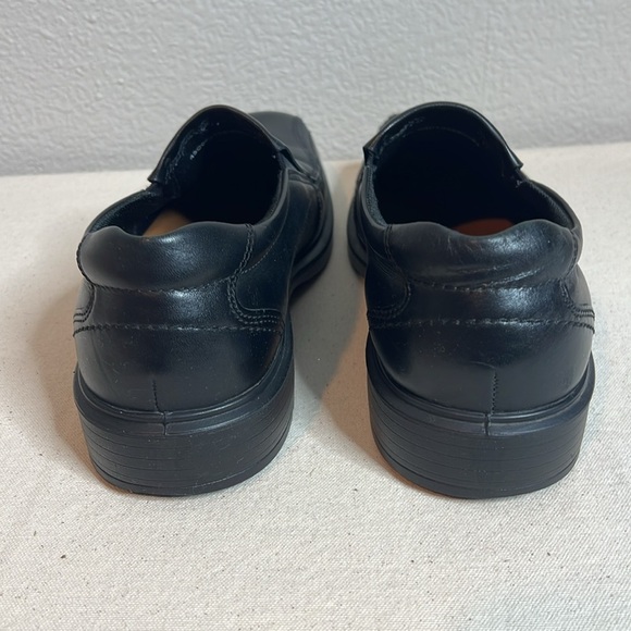 ECCO Men’s Black Leather Slip-On Loafers | Comfort Dress Shoes - Picture 3 of 6
